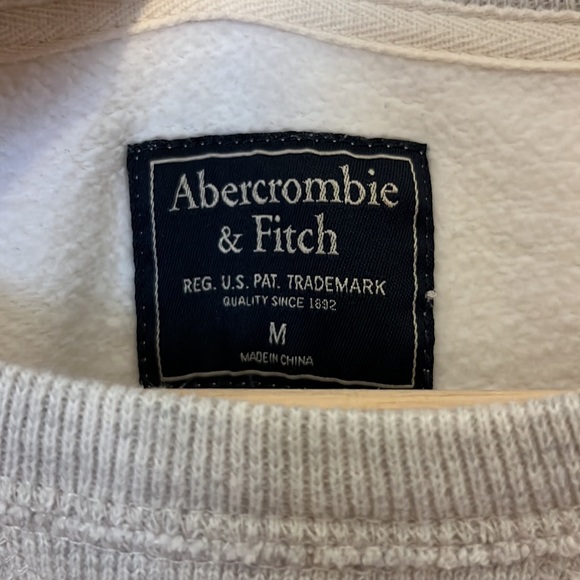Abercrombie and Finch sweater - Picture 5 of 7